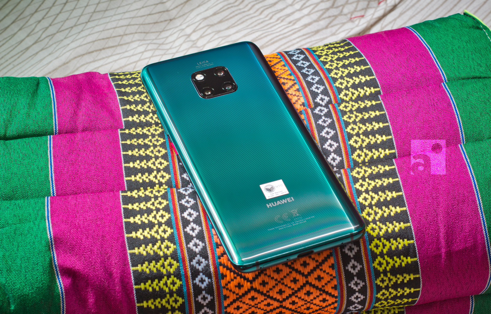 รีวิว Huawei Mate 20 Pro: ดีมาก กล้องเด่น แต่โดยรวมยังไม่ใช่แชมป์